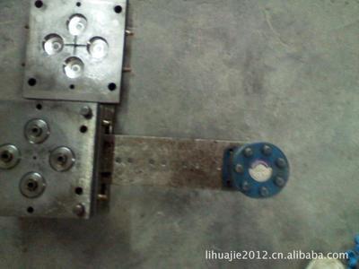 花洒出水头模具选购指南 以余姚市陆埠斯普塑料模具厂为例